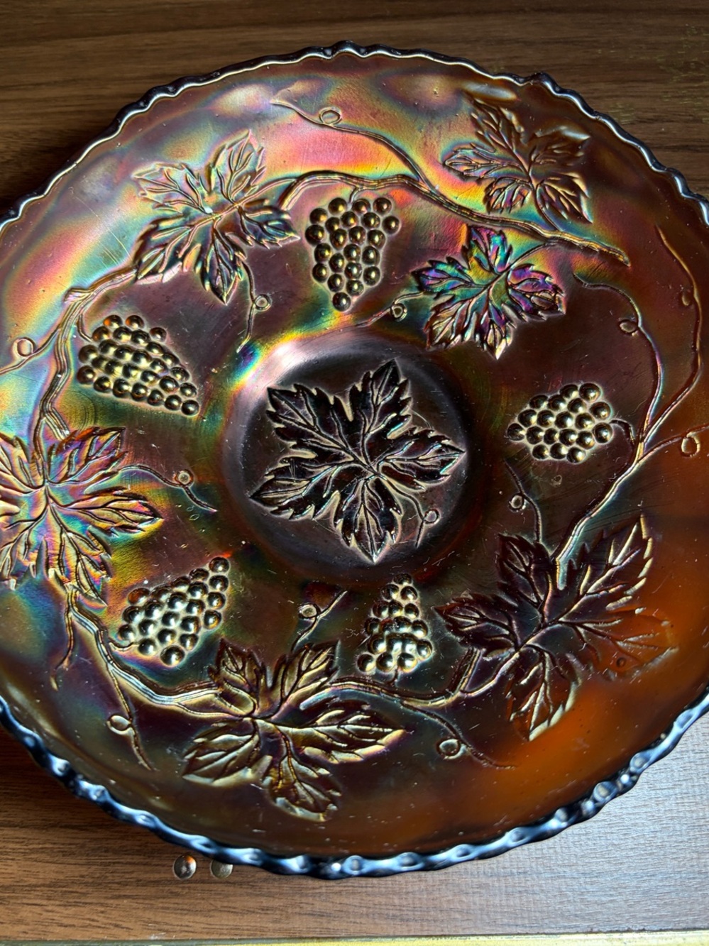 VINTAGE FENTON CARNIVAL GLASS GRAPE VINE PATTERN CANDY DISH BOWL IRIDESCENT 8”